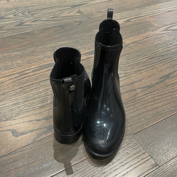 Shiny Black Rainboots - Picture 3 of 4